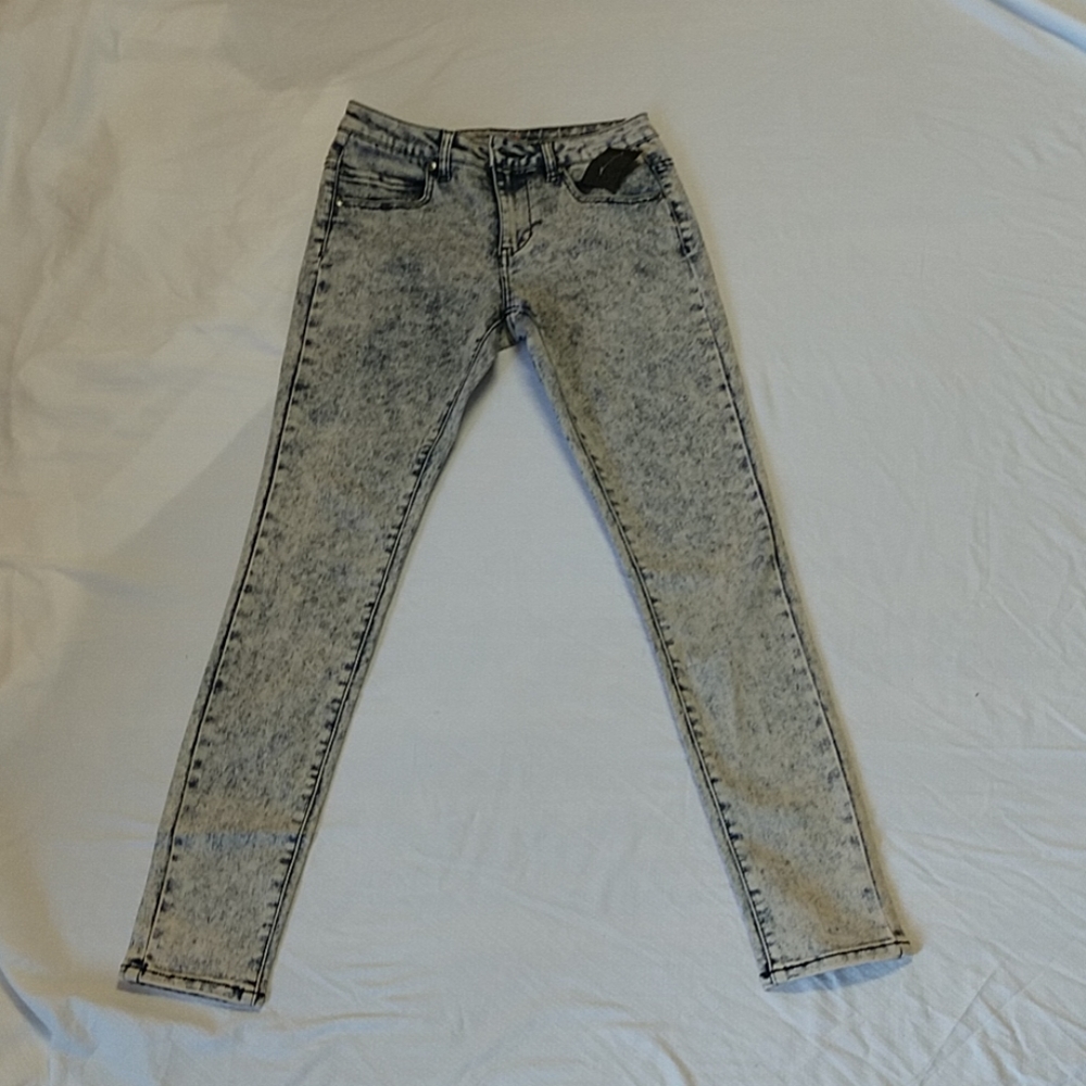 5 For 25.00/Delia's sz.4,NWT Skinny jeans/Jegging indigo wash